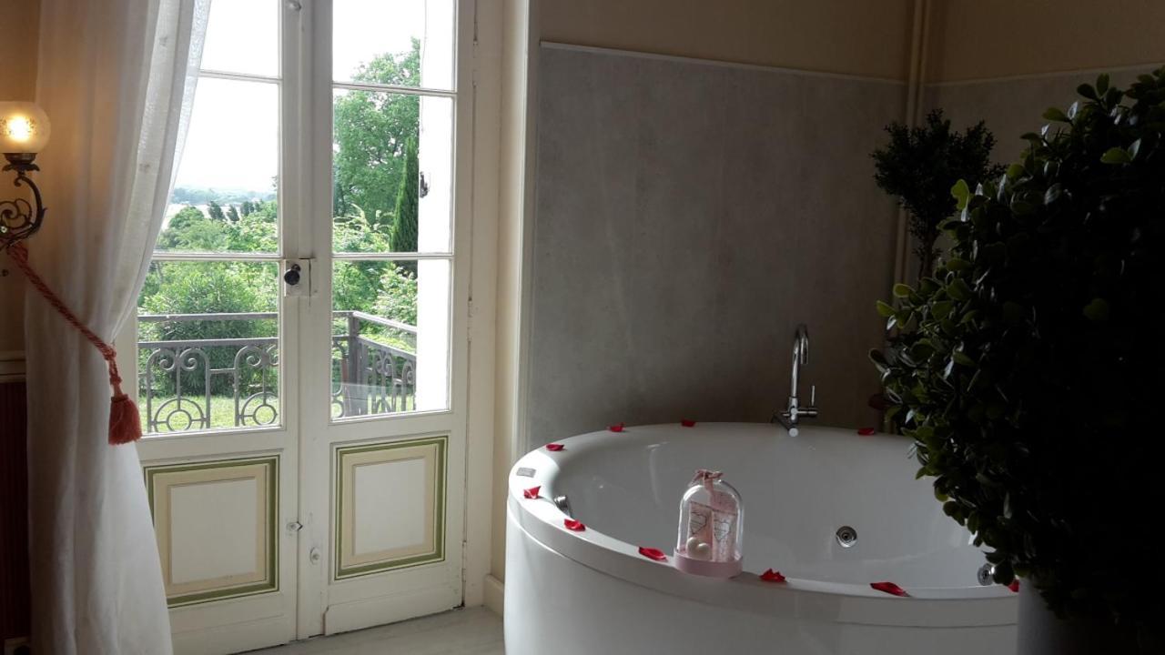 Отель Chateau Marith - Etablissement Climatise Avec Piscine Clairac  Экстерьер фото